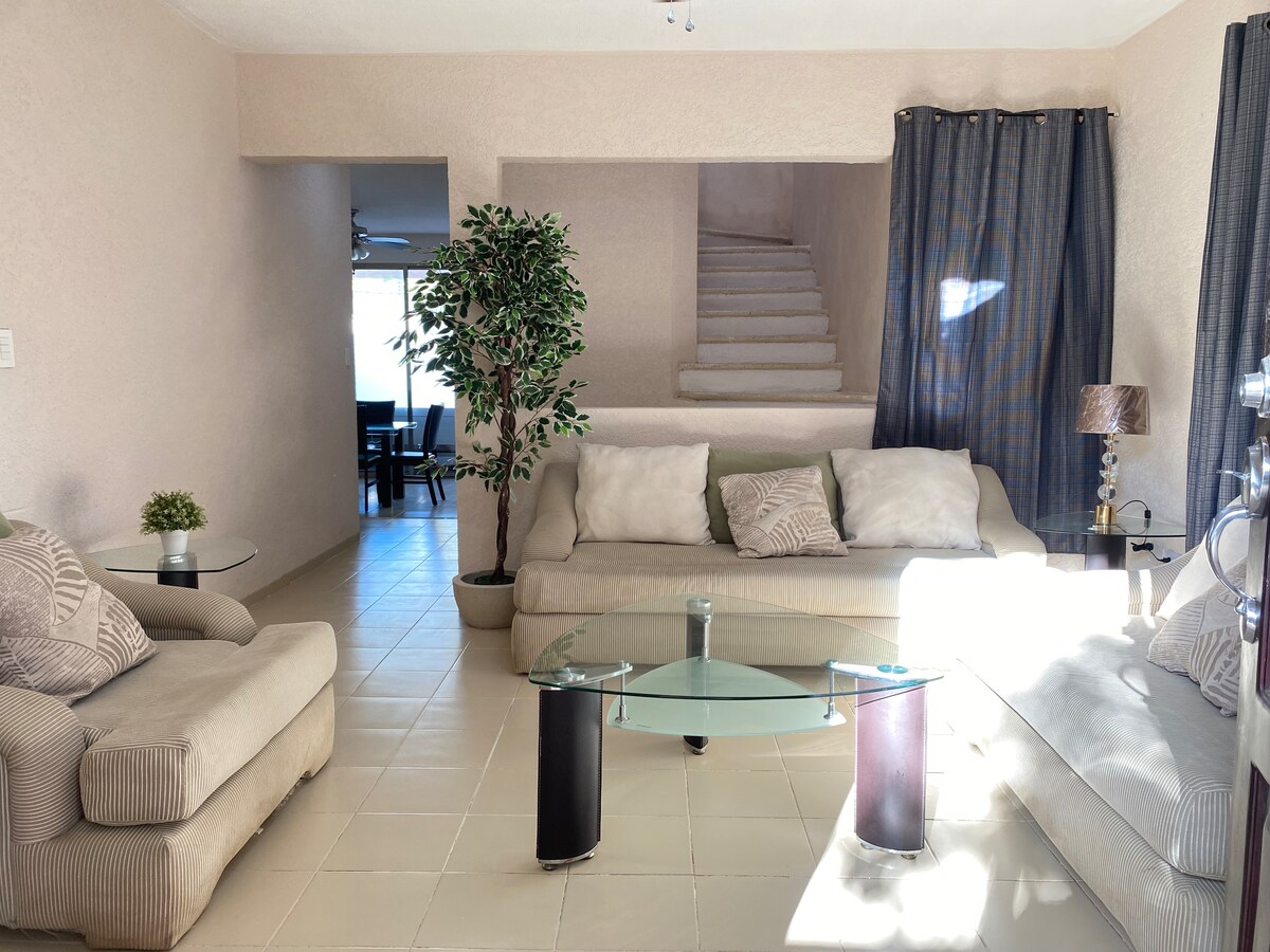 Top Airbnb: Casa Galán (House of Lions) *Private Pool* en Nuevo Yucatán