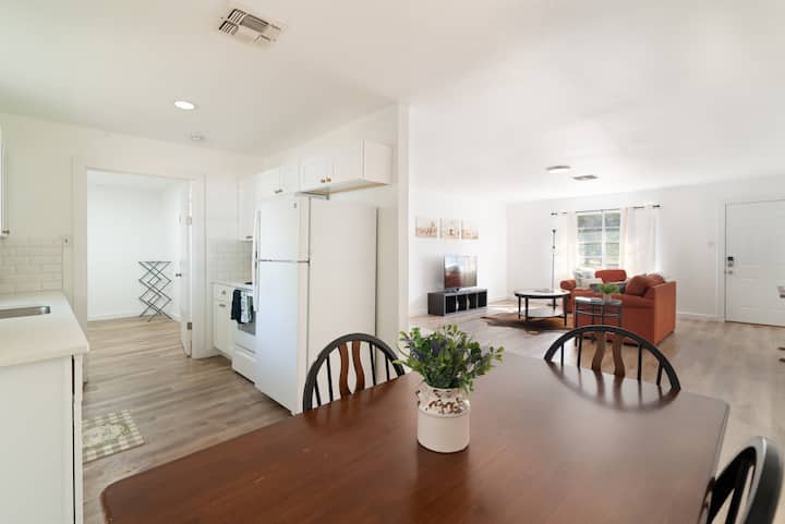 Charming Duplex In Fredericksburg Center - Texas
