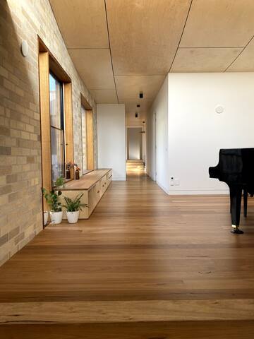 Architectural design, modern home in Surrey Hills gallery image 2