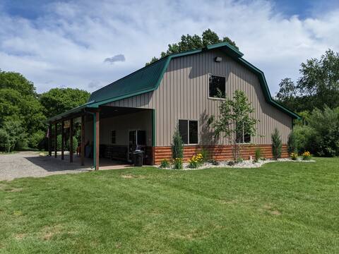 Luxurious 4 bedroom lodge nestled in nature!