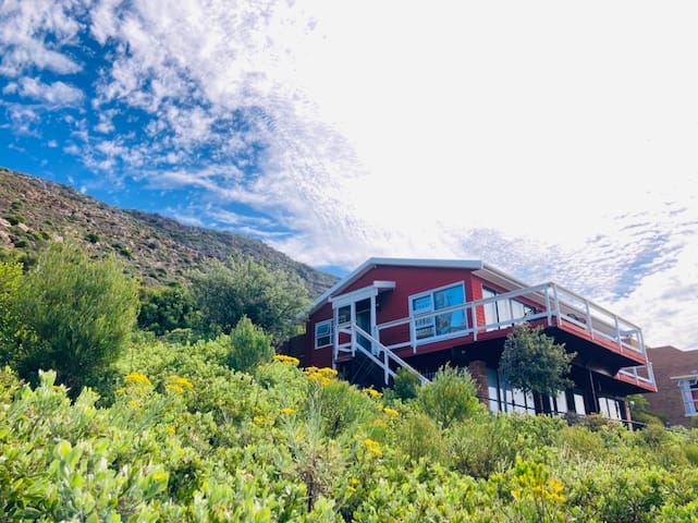 Two Oceans Artist’s Home.