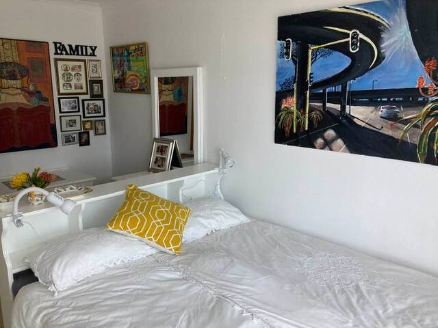 Two Oceans Artist’s Home. gallery image 4