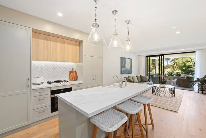 Designer 3 bed 2 bath opp Long Reef Golf & Tennis gallery image 3