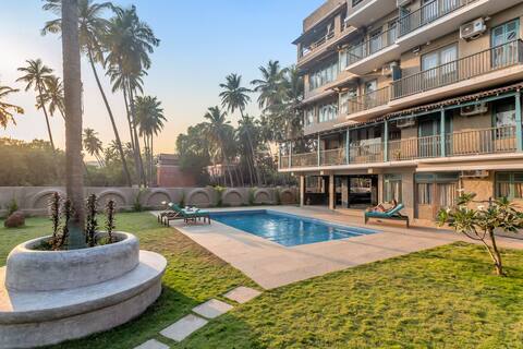 Charming 8 bed room Villa -River View