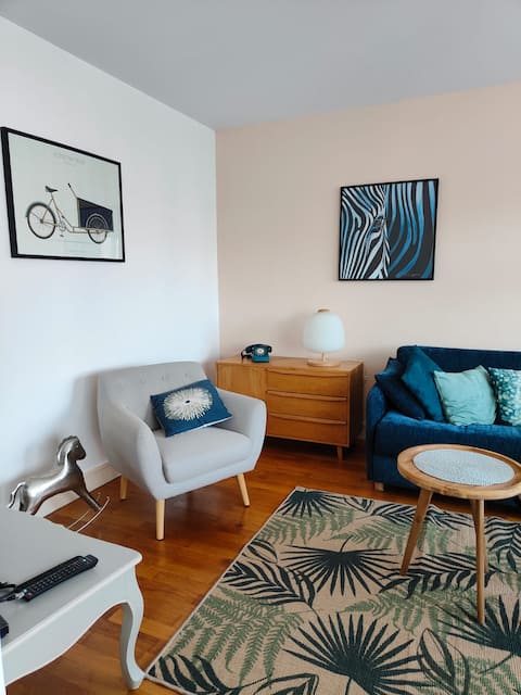 Sweet Lons: Full Center with Garage