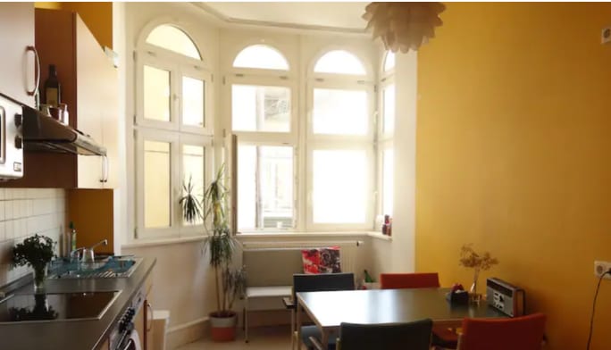 2 spacious and bright bedrooms in the center