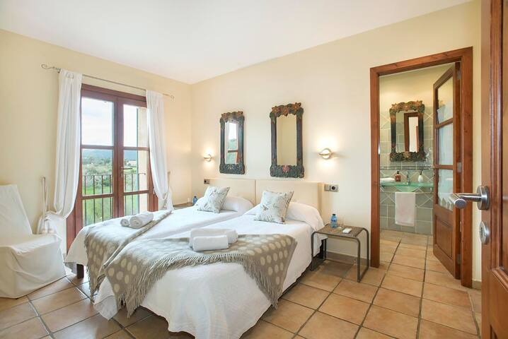 “NEW” Les Roques de Ca’n Guixe -Pollenca, Mallorca gallery image 5