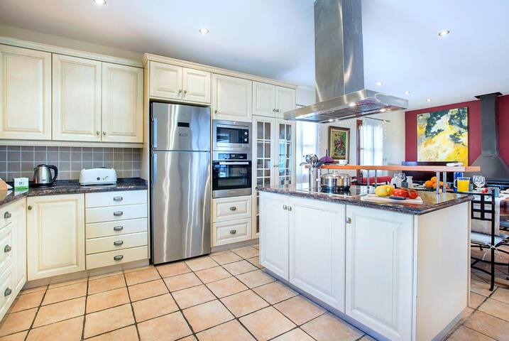 “NEW” Les Roques de Ca’n Guixe -Pollenca, Mallorca gallery image 3