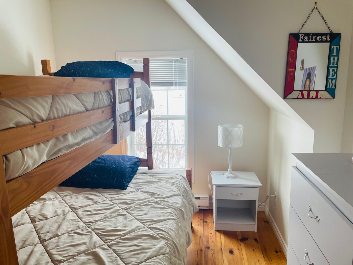 спална соба на горниот кат 3