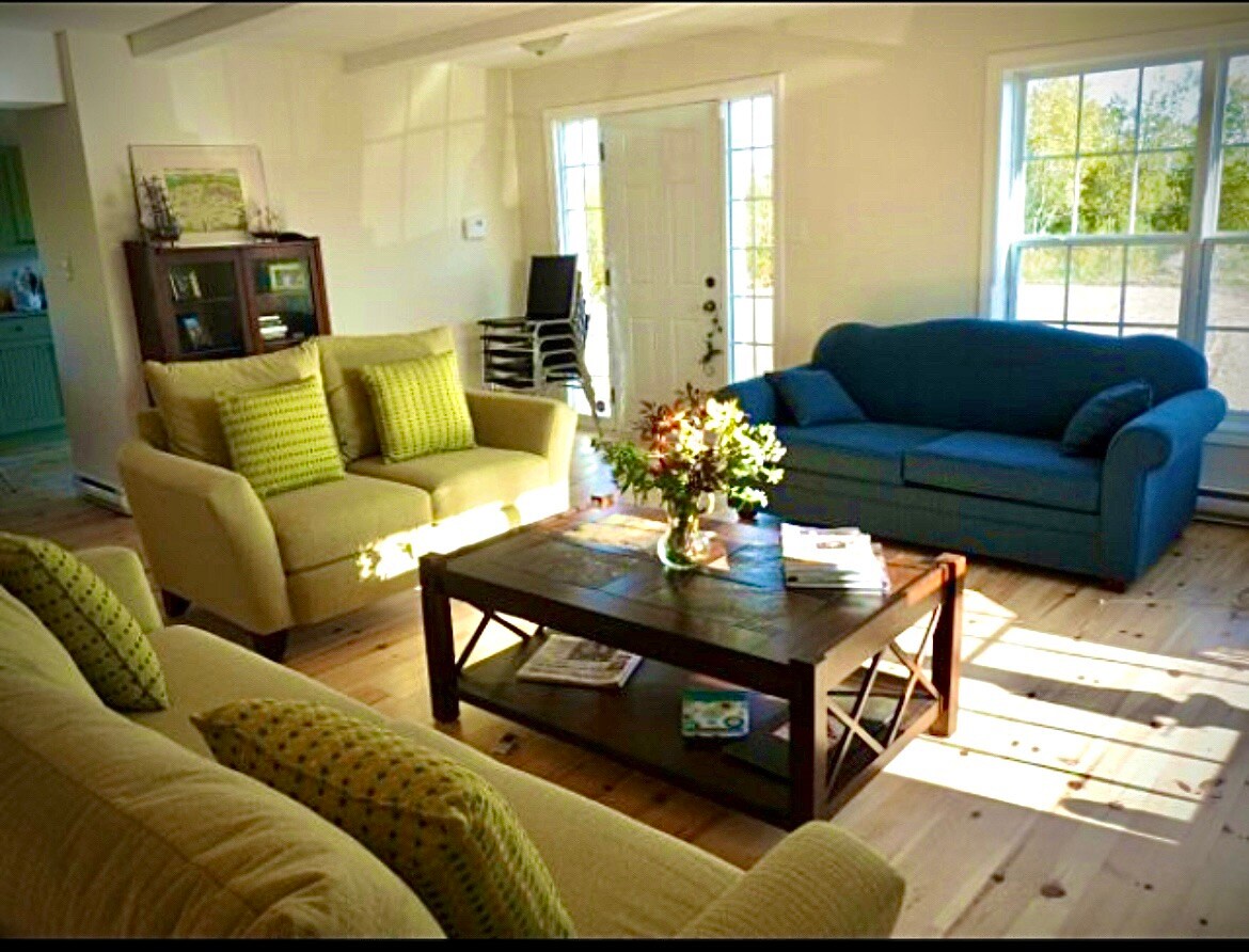 дневна соба со телевизор