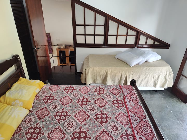 SUITE CON LETTO MATRIMONIALE E 2 LETTI SINGOLI