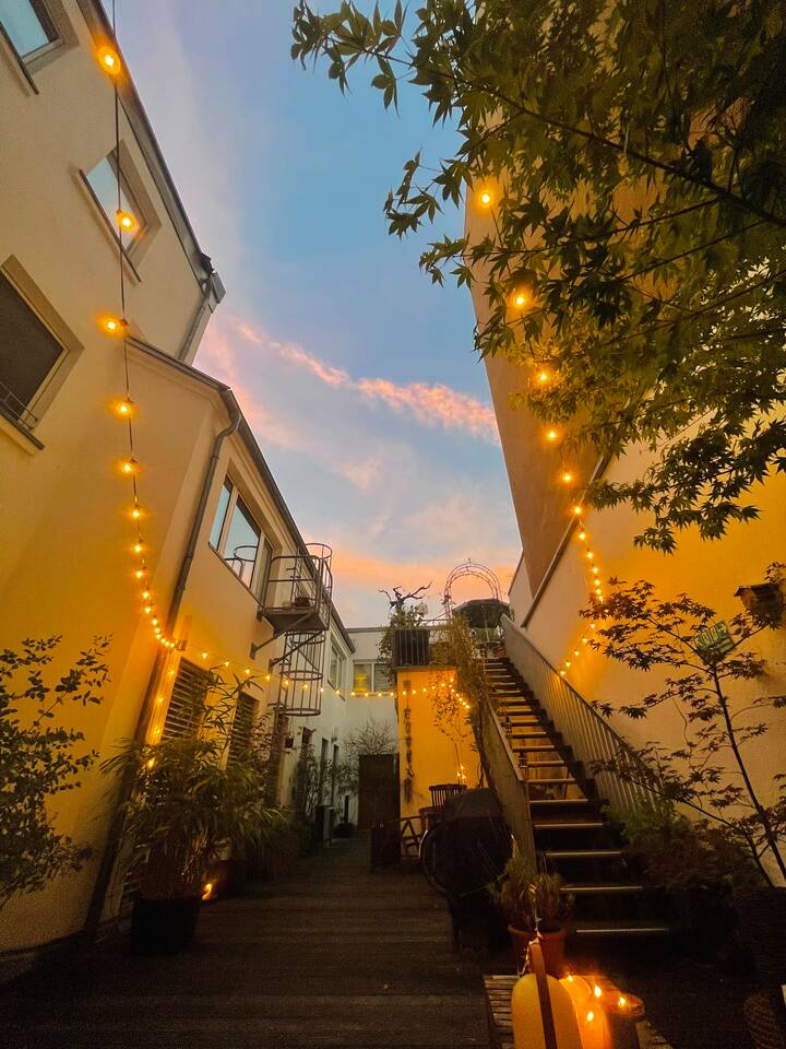 Very central 57m² old building apartment with terrace Apartments for