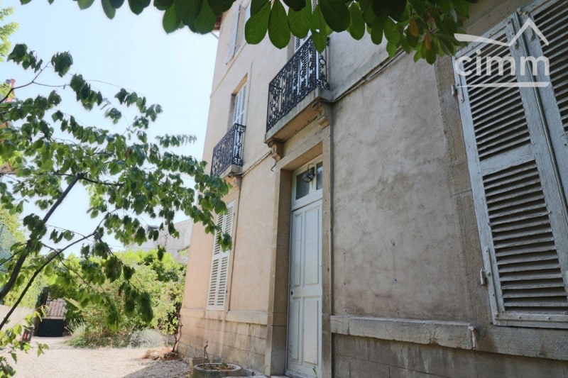 Successful Airbnb property: Small studios near the races in Dijon