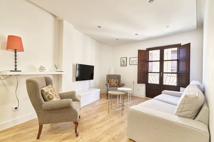 KEYHOM Rentals Apartahoteles managed Airbnb listing 2