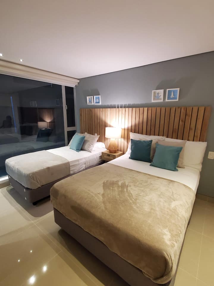 Брачен и единечен кревет (широк 150-179 см), 43-инчен Qled телевизор