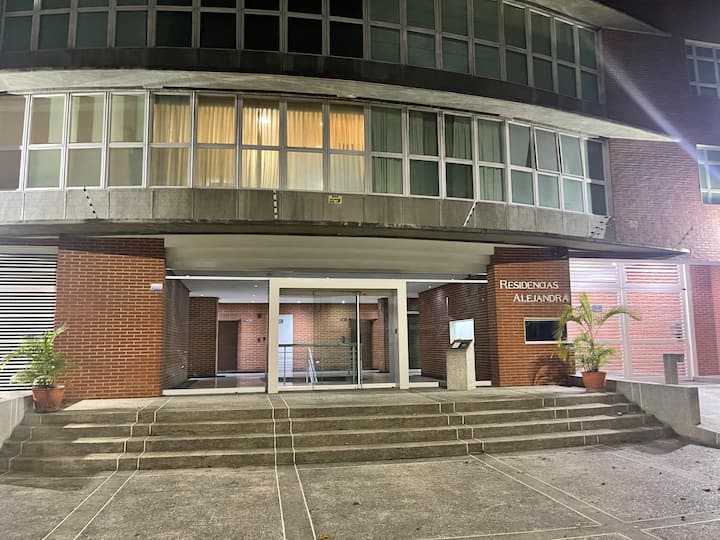 Beautiful new apartment, swimming pool, gym Serviced apartments for