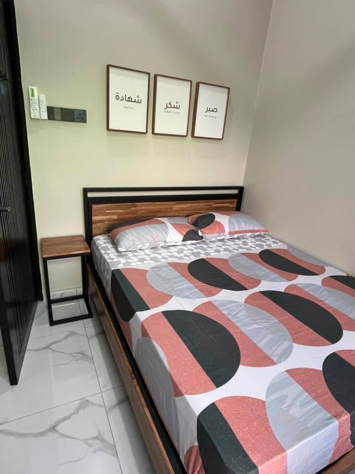 Chambre n ° 2. Équipée de la climatisation +ventilateur+ lit queen