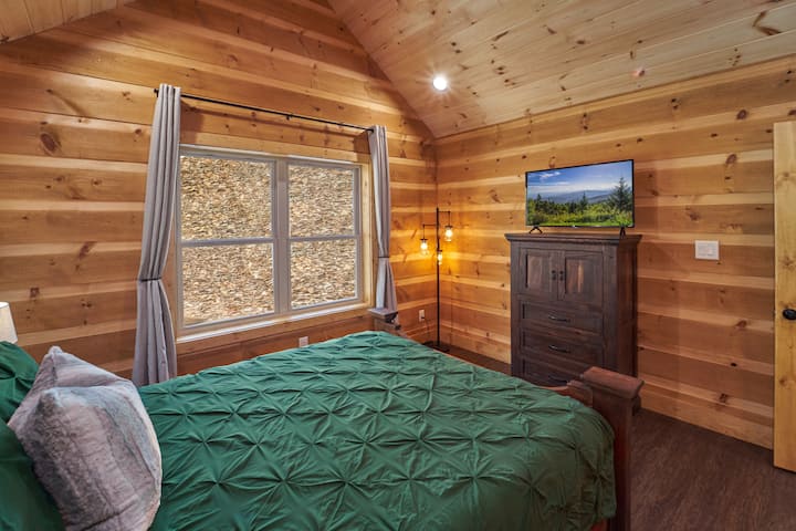 Up Stairs Queen Bedroom with Roku Smart TV