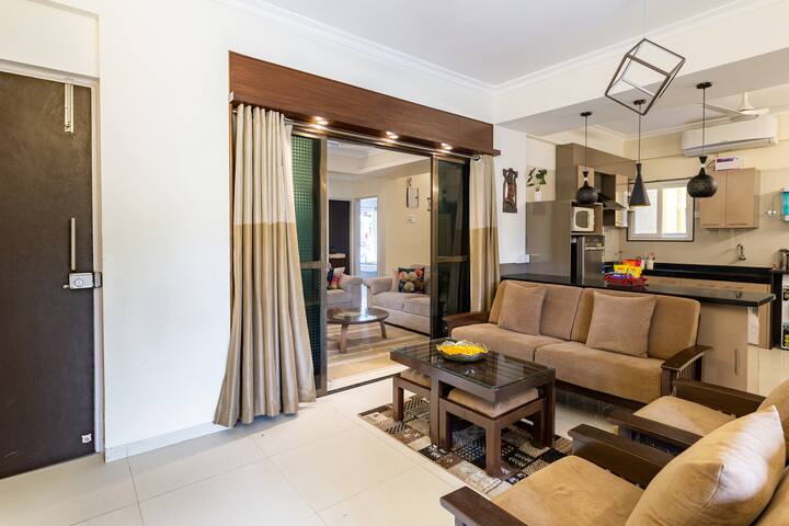 Living room image 2