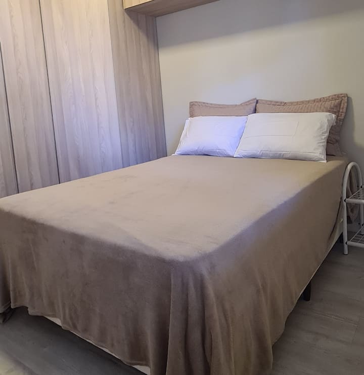 Dhoma e gjumit 2 me krevat të ri.