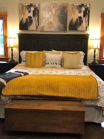 Seabrook Farmhouse with Hot Tub & Swimming Pool gallery image 3