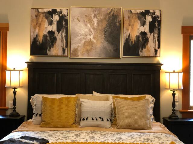 Seabrook Farmhouse with Hot Tub & Swimming Pool gallery image 5