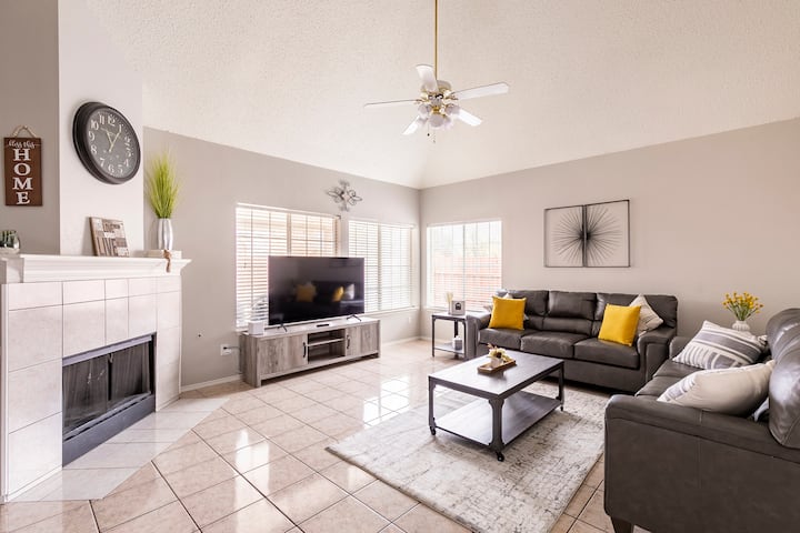 Beautifully Renovated 4 Bedroom Home W/ Fireplace - Allen, TX