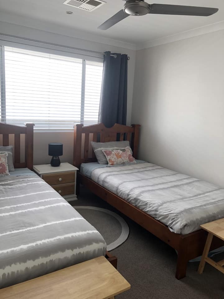 2 krevate dopio "king" me BIR. 