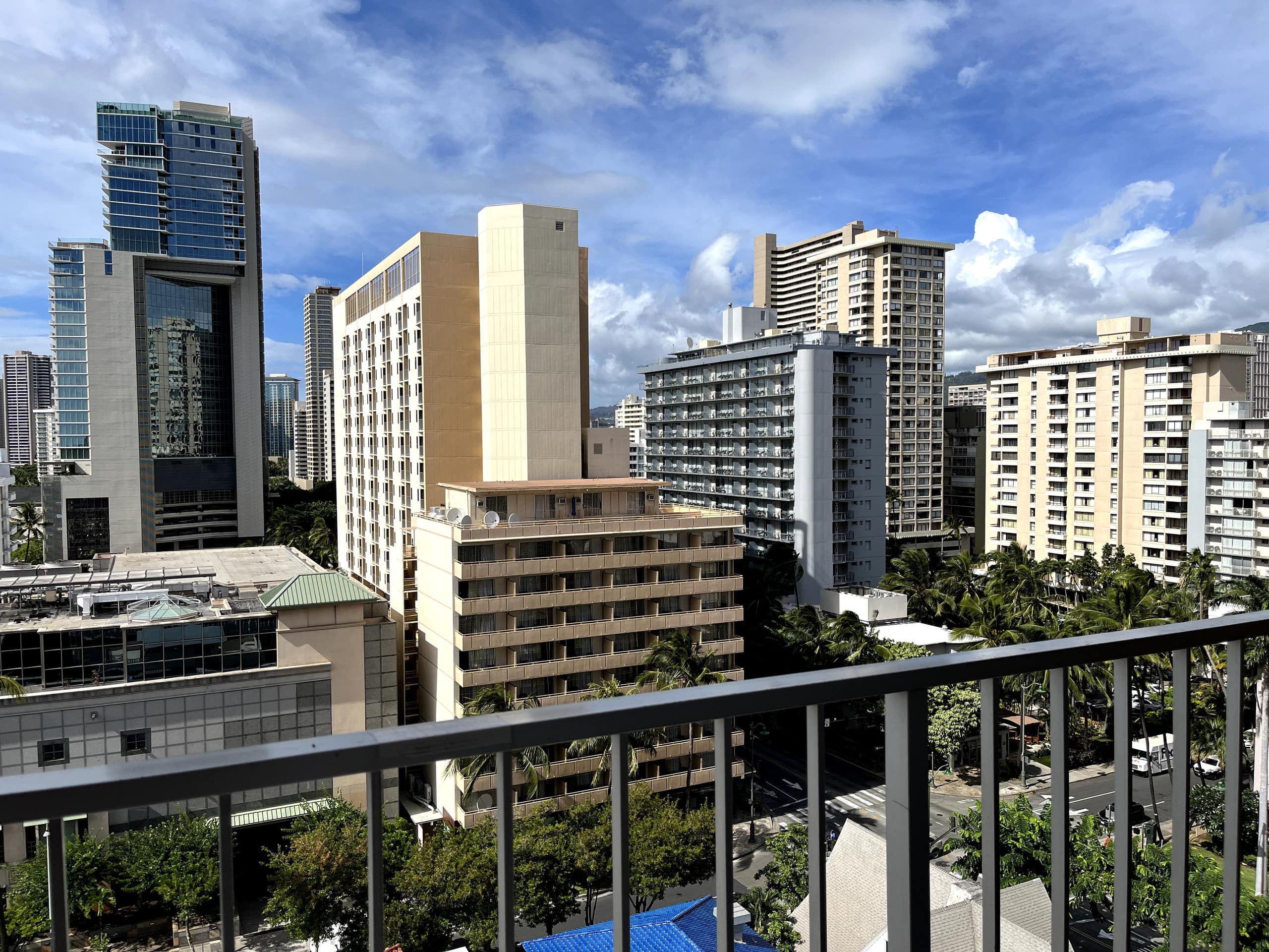 Charming Waikiki Studio with Parking - Image 5