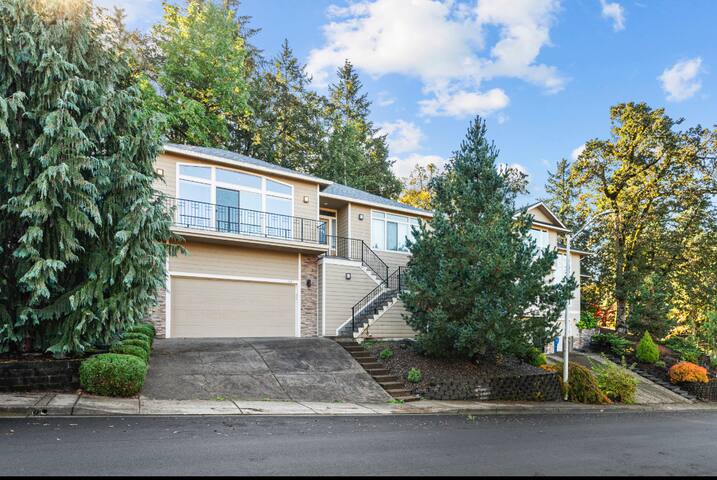 The Spot! Hot Tub, entertainment paradise gallery image 2