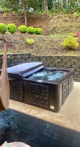 The Spot! Hot Tub, entertainment paradise gallery image 4