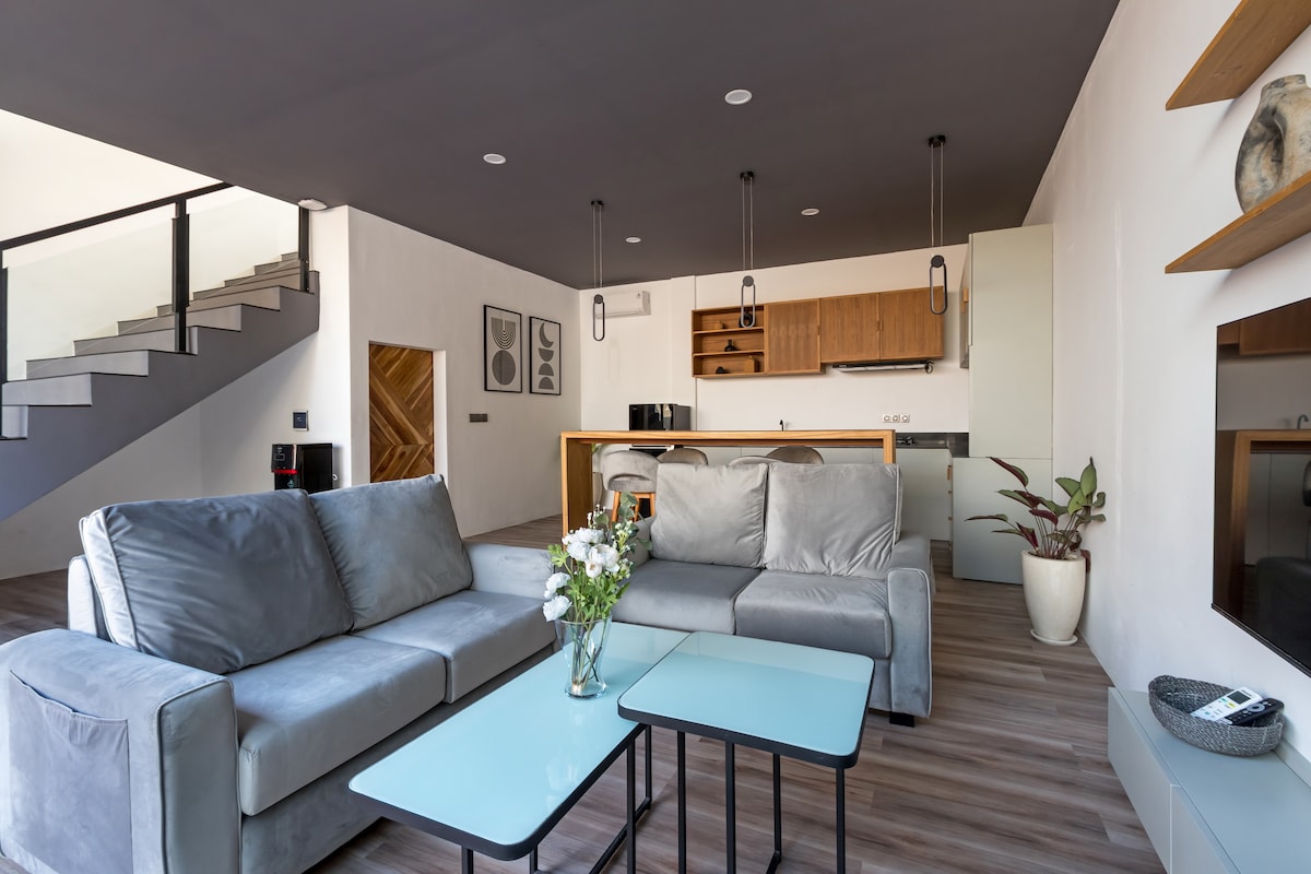 Villa in Kecamatan Kuta Utara · ★4.7 · 2 bedrooms · 2 beds · 2 private baths, Airbnb comparable