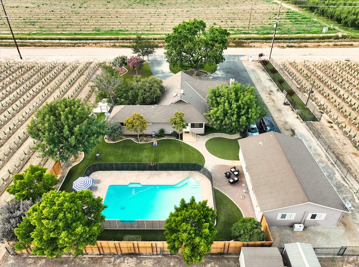Modern Farmhouse, Pet, Pool, Games - Farm stays for Rent in Parlier ...