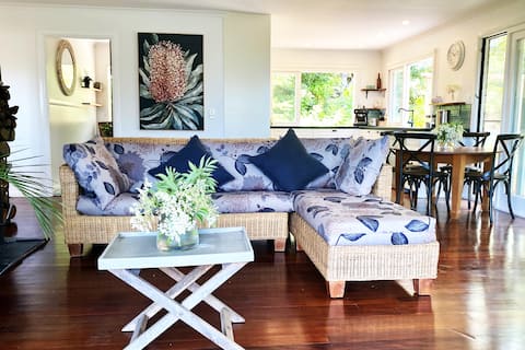 Top Airbnb: Hinterland Permaculture Nature Retreat in Noosa Shire