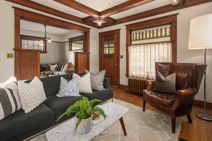 Seattle Craftsman | Walk to Restaurants | Stylish gallery image 5