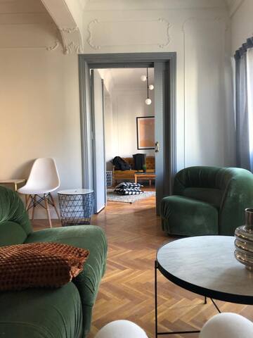 Museum 3 bdr apt -FIX Friends & Family Athens gallery image 3