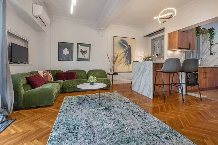 Museum 3 bdr apt -FIX Friends & Family Athens gallery image 4