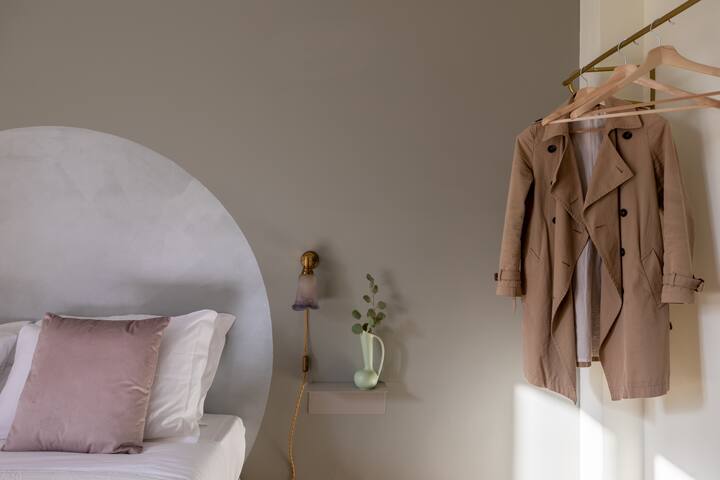 iFlat | Trevi Fountain’s roomy&friendly apartment gallery image 5