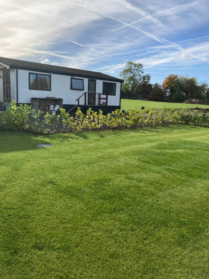 3 bed mobile home 2 miles from Stansted Airport Guesthouses for Rent