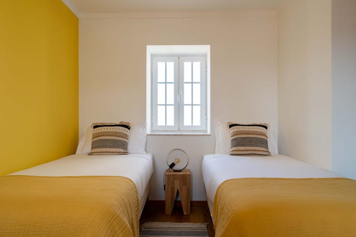 Dormitorio con una o dos camas individuales