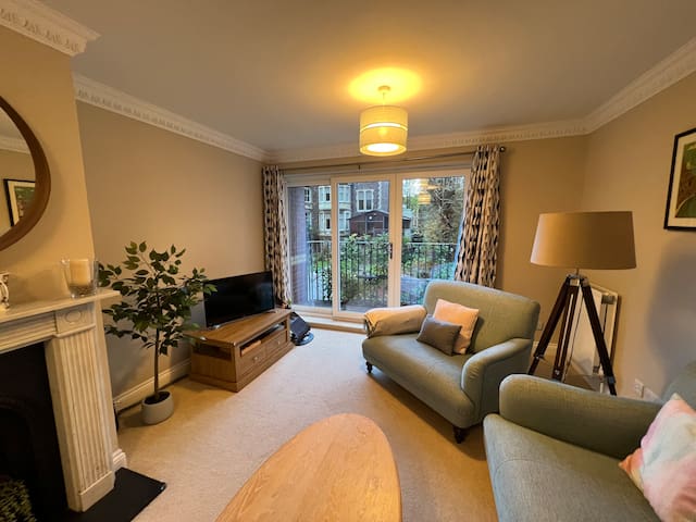 Luxury Clifton home, Secure Parking & Garden