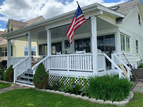 Classy cozy newly renovated 4 season cottage