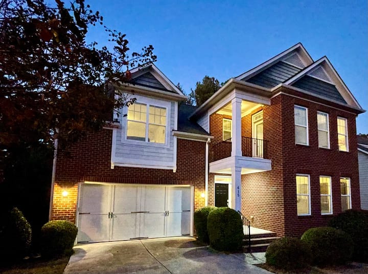 Charming and spacious 6BR home near UNC, Duke, RTP Houses for Rent in