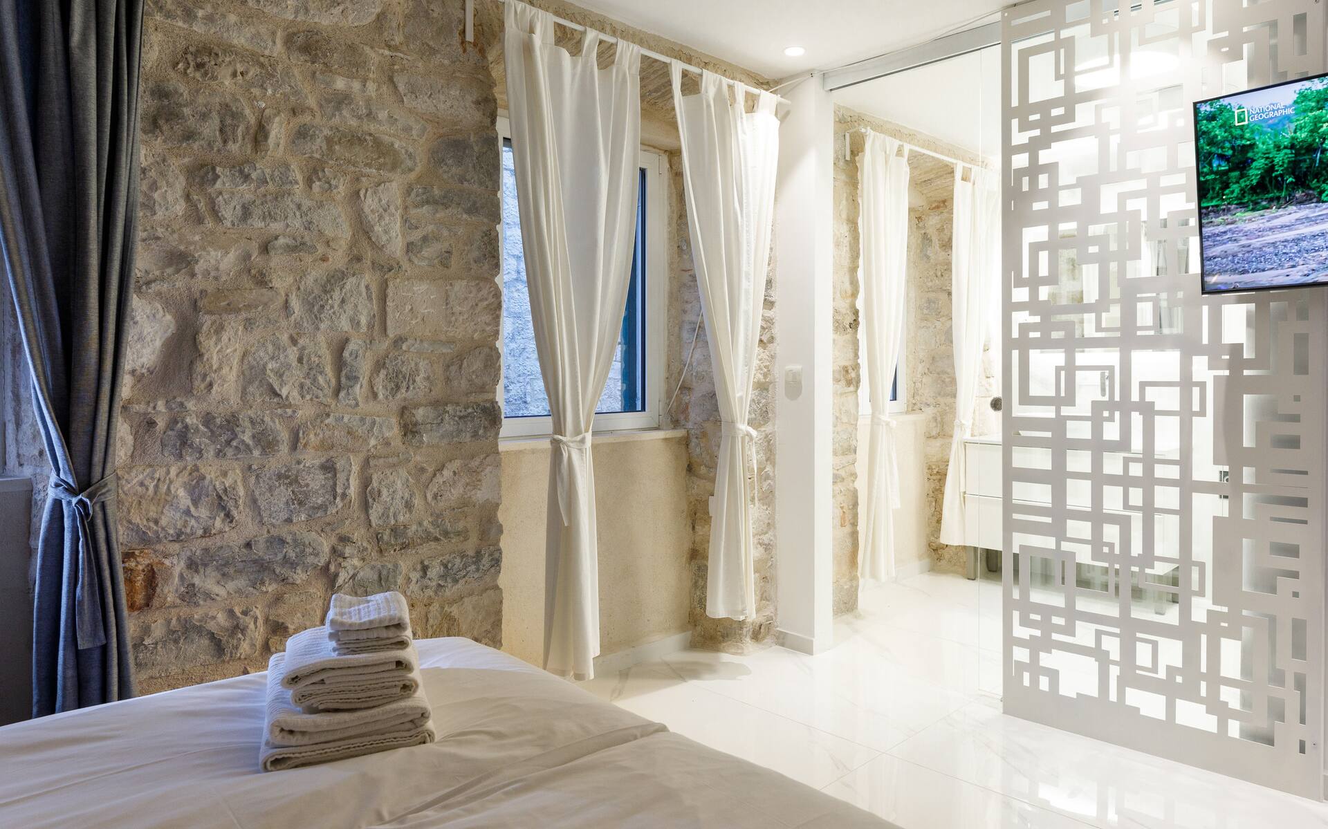 Palace luxury room — photo 4