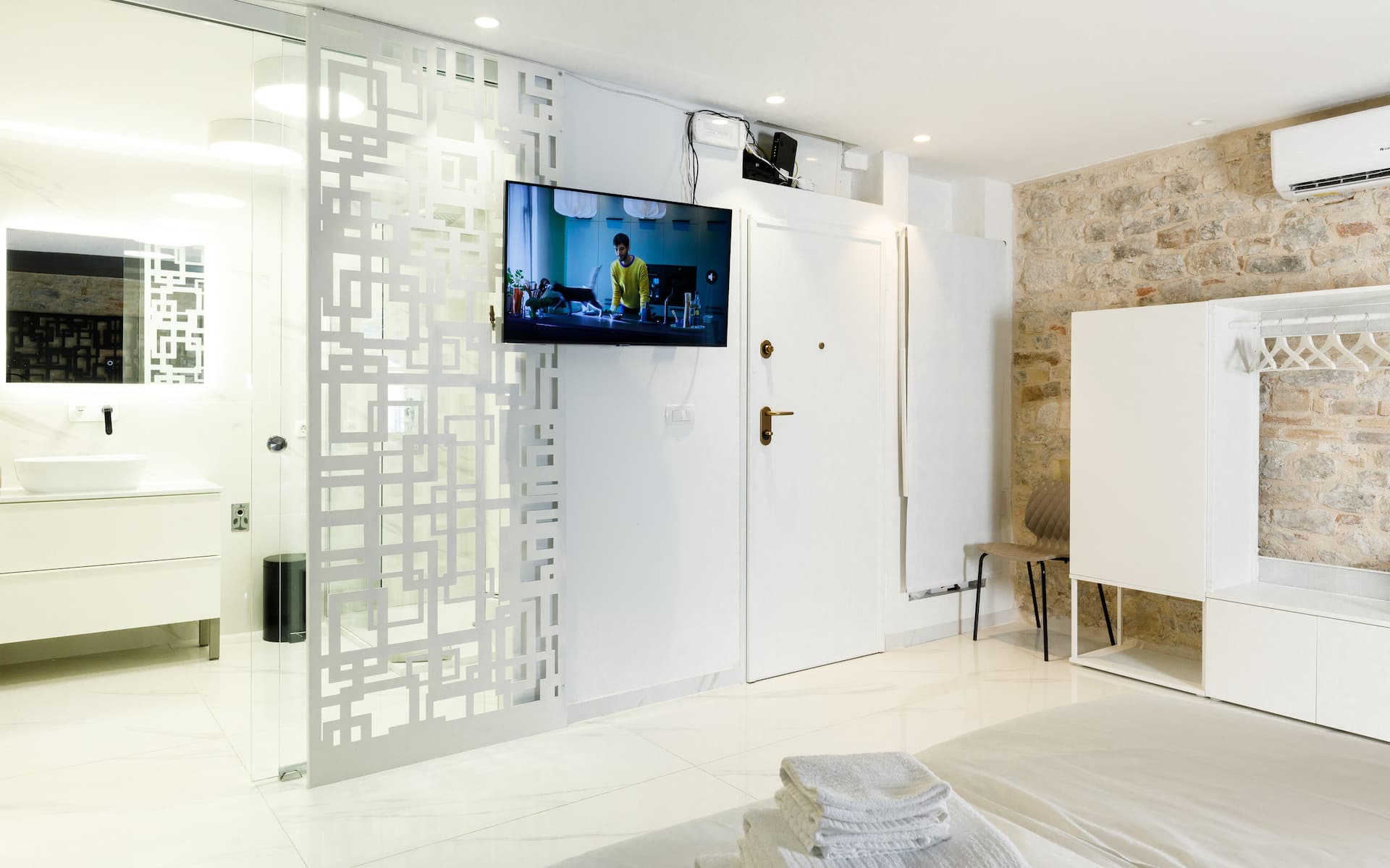 Palace luxury room — photo 5