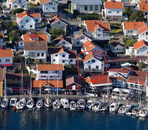 House on Smögen, for both small and large groups.