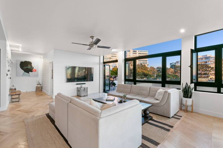 Breathtaking Ocean Front Oasis gallery image 4