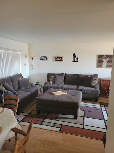 Grandma & Grandpa’s Cozy Spacious Getaway, 55+!