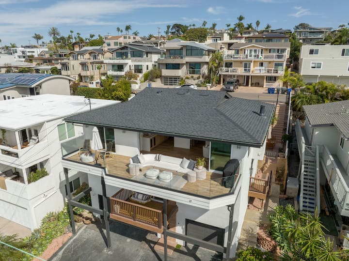 Spectacular Ocean View Home in Cardiff beach town Houses for Rent in