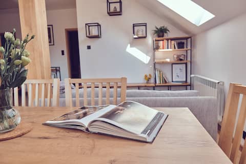 Popular Airbnb listing: WieliczkaHome 1st floor + garden + parking in Bieżanów Prokocim